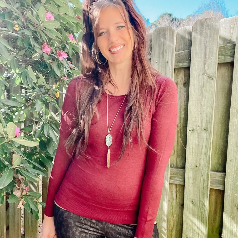 Sleek sexy sweater - Picture 3 of 6